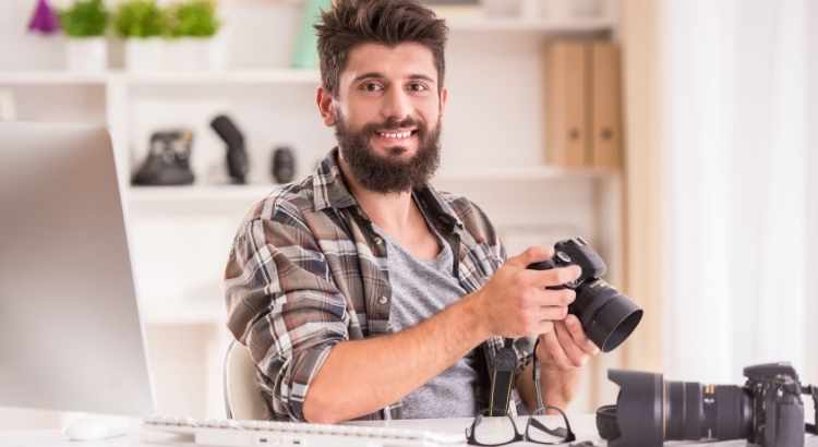 Contrate um fotógrafo profissional. Ele saberá como valorizar o seu imóvel de temporada