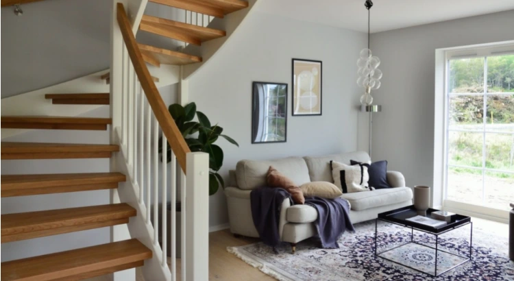 Foto de Alexander Zvir no Pexels | Decoração de sala de estar para casas de temporada: Criando espaços acolhedores e lucrativos