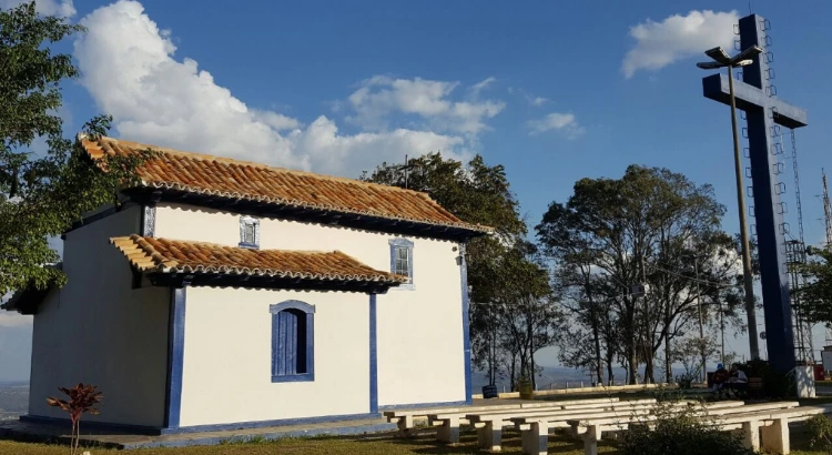 aluguel de temporada em Sete Lagoas | Capela na Serra de Santa Helena - Sete Lagoas | Foto de Paulo J. C. Nogueira