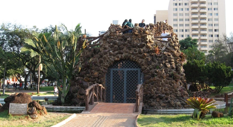Gruta Municipal da Praça Toledo Barros | Foto: FSogumo | Faça aluguel de temporada em Limeira com o Anfitrião Prime