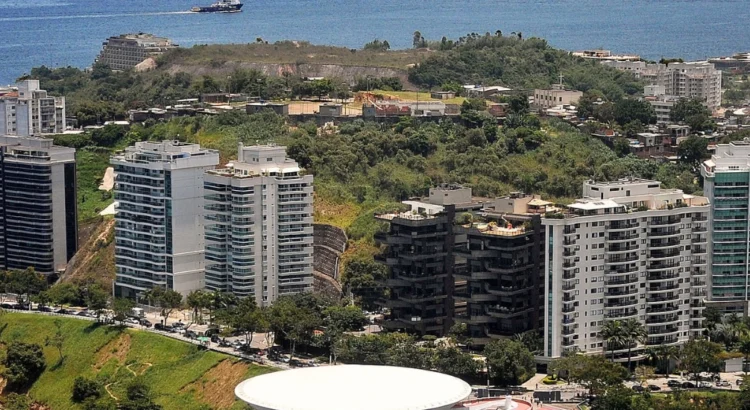 Vista aérea de Niterói/RJ | Foto: Governo do Rio de Janeiro na Wikipedia