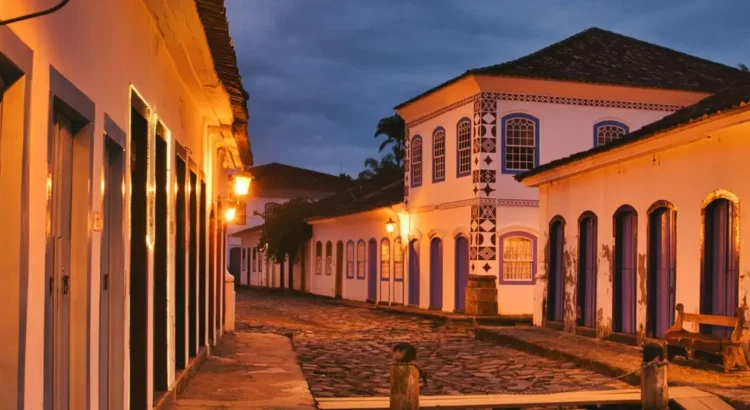Foto de Marco Bicca na Unsplash | aluguel de temporada em paraty