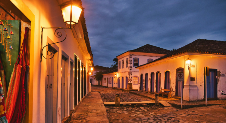 Foto de Marco Bicca na Unsplash | aluguel de temporada em paraty