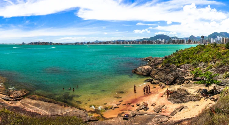 Por Lucianodaniel 01 na Wikipedia | Aluguel de temporada em Guarapari? O Anfitrião Prime pode te ajudar!