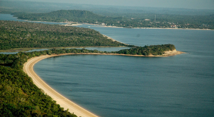Rio Tapajós em Alter do Chão | locação de temporada em Alter do Chão é com o Anfitrião Prime