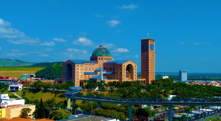 Foto: Alex Costa Maciel na Wikipedia Aluguel de temporada em Aparecida: fé, turismo e alta rentabilidade