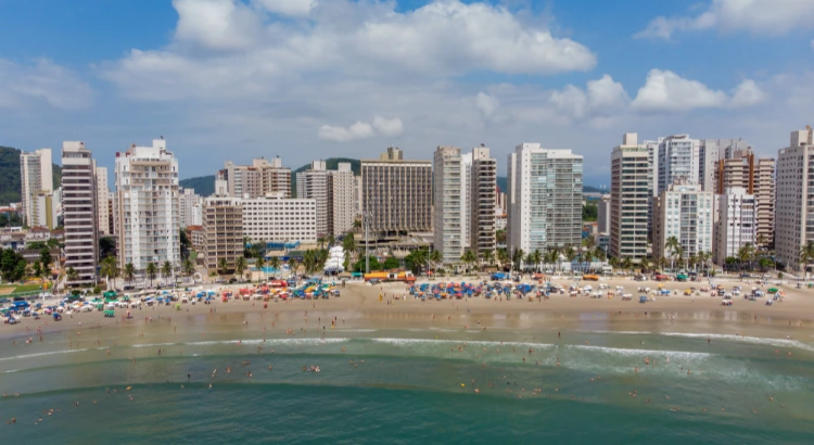 Foto: Governo do Estado de São Paulo na Wikipedia do aluguel de temporada no Guarujá